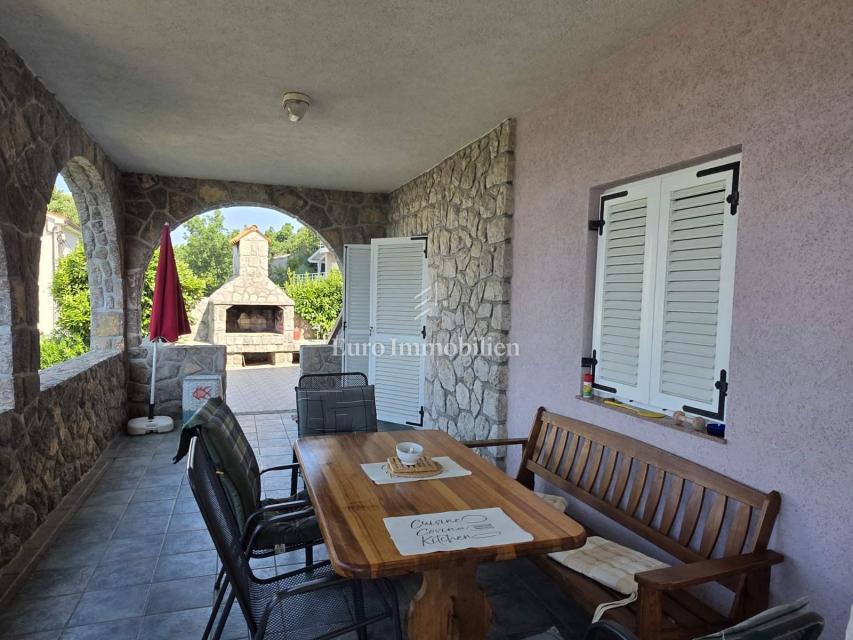 Crikvenica - casa con quattro appartamenti in posizione privilegiata