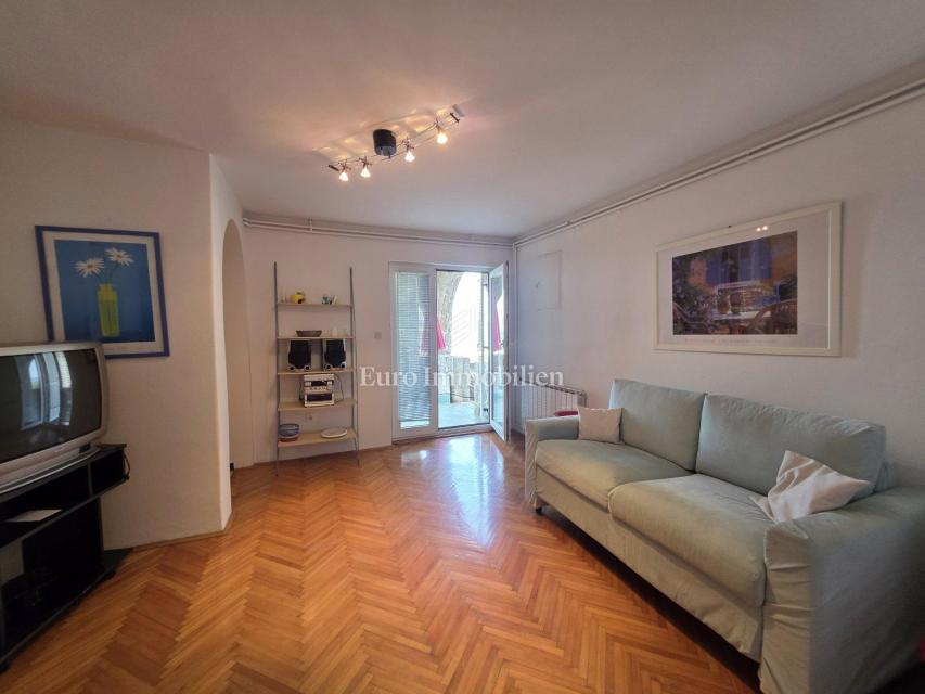 Crikvenica - casa con quattro appartamenti in posizione privilegiata