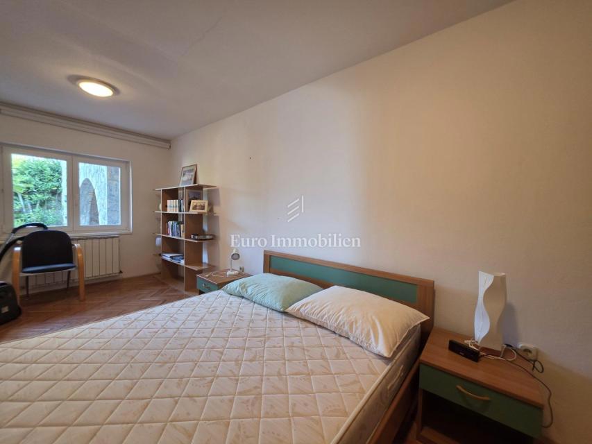 Crikvenica - casa con quattro appartamenti in posizione privilegiata