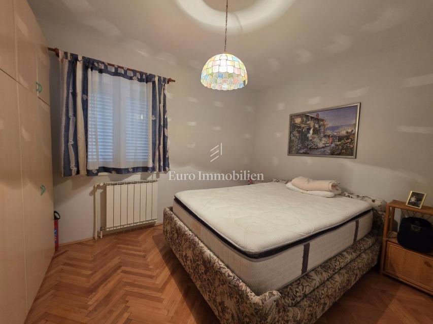 Crikvenica - casa con quattro appartamenti in posizione privilegiata