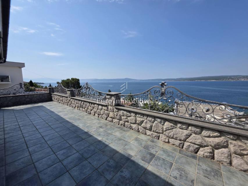 Crikvenica - casa con quattro appartamenti in posizione privilegiata