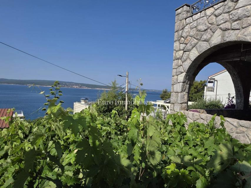 Crikvenica - casa con quattro appartamenti in posizione privilegiata