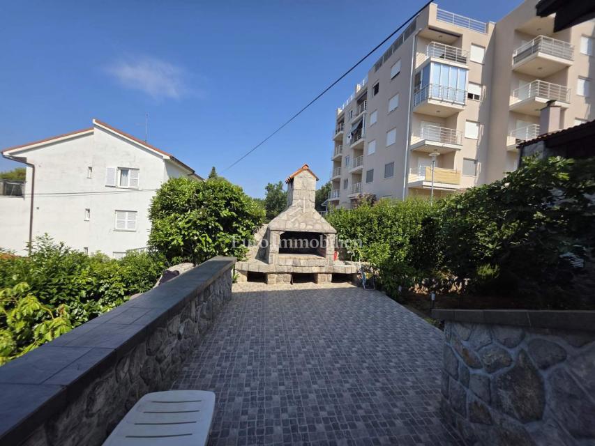 Crikvenica - casa con quattro appartamenti in posizione privilegiata