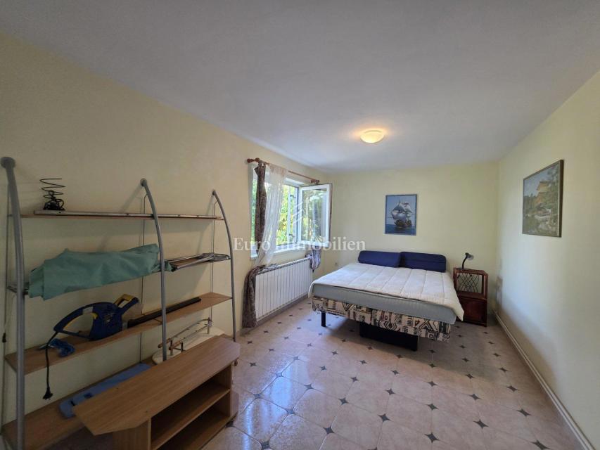 Crikvenica - casa con quattro appartamenti in posizione privilegiata