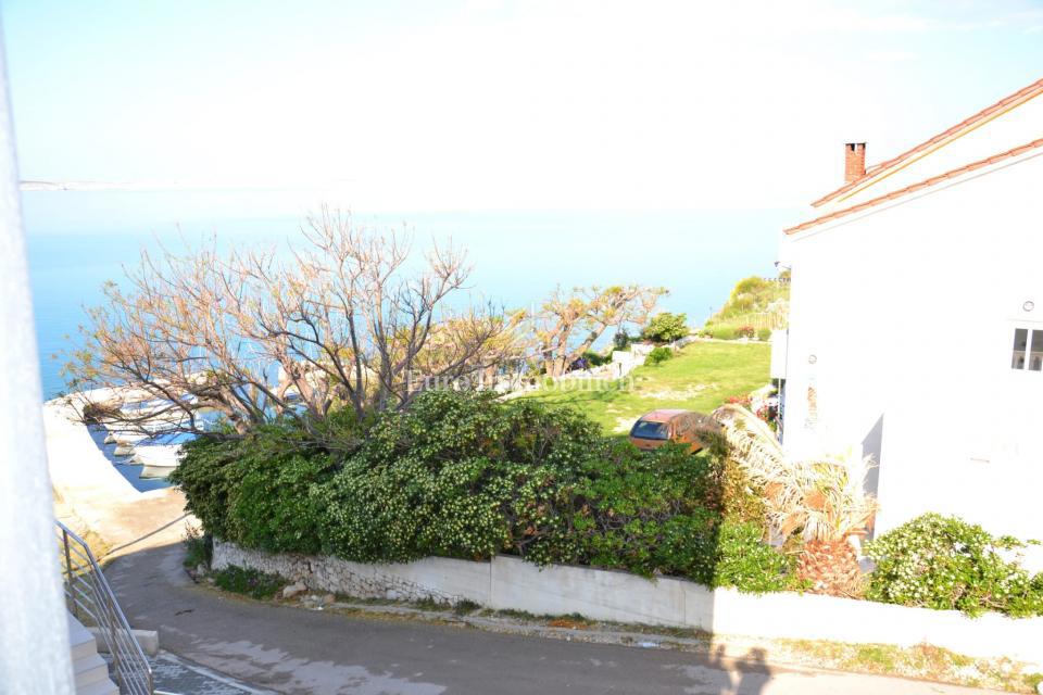 Appartamento con balcone vicino al mare