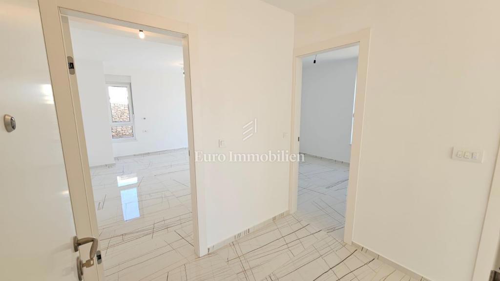 Novalja - nuovo edificio con 6 appartamenti, vicino alla spiaggia