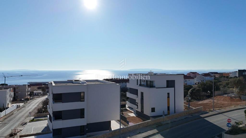 Novalja - nuovo edificio con 6 appartamenti, vicino alla spiaggia