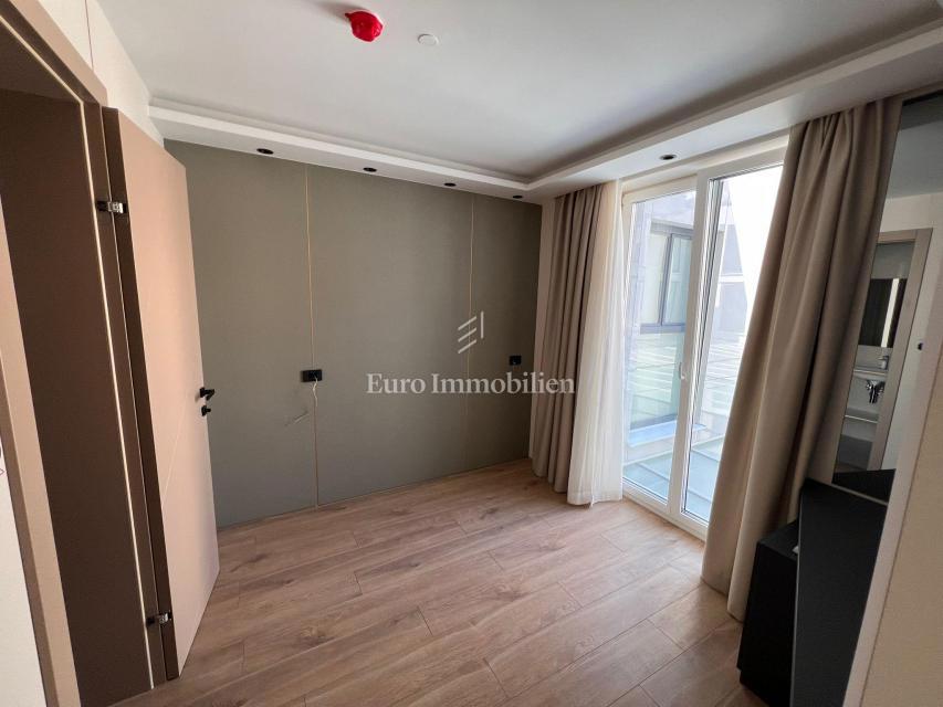 Appartamento recentemente ristrutturato nel centro di Crikvenica