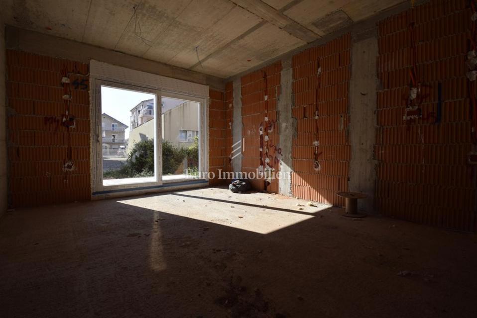 Vodice – Appartamento SJ1 piano terra vicino spiaggia