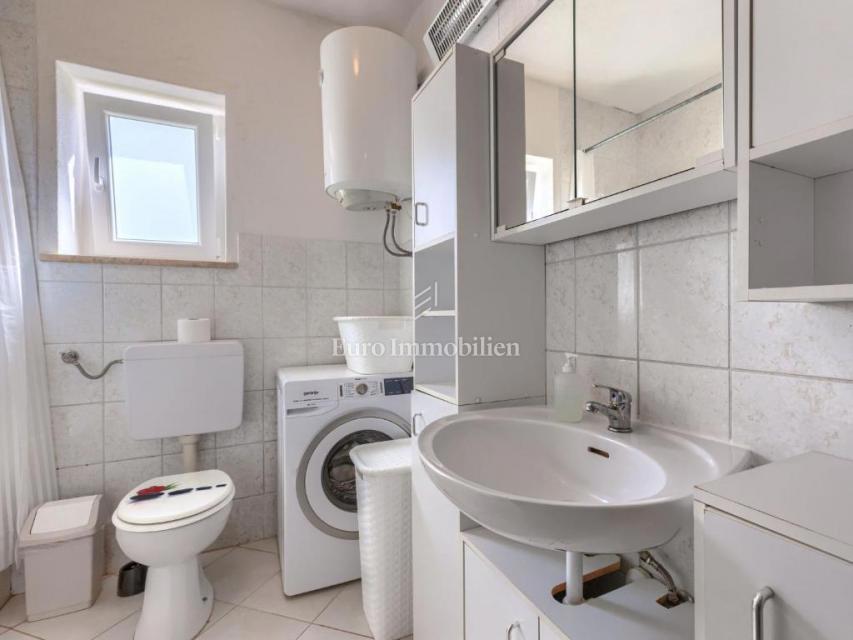 Ampia Casa Familiare con Piscina vicino a Labin