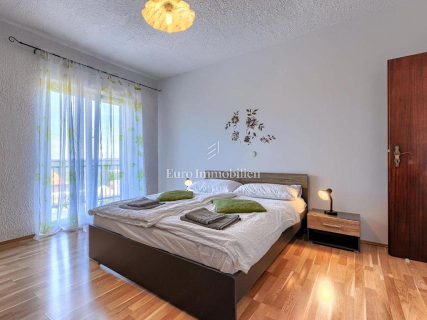 Ampia Casa Familiare con Piscina vicino a Labin