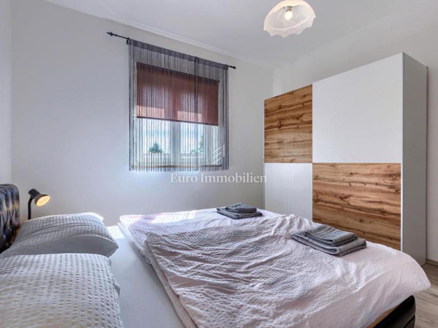 Ampia Casa Familiare con Piscina vicino a Labin