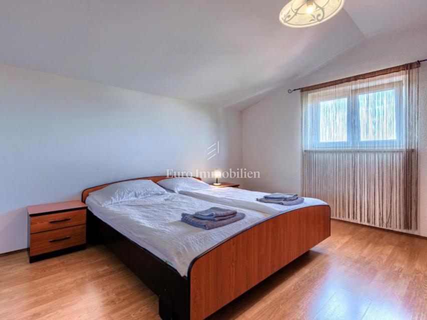 Ampia Casa Familiare con Piscina vicino a Labin