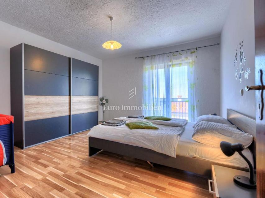 Ampia Casa Familiare con Piscina vicino a Labin