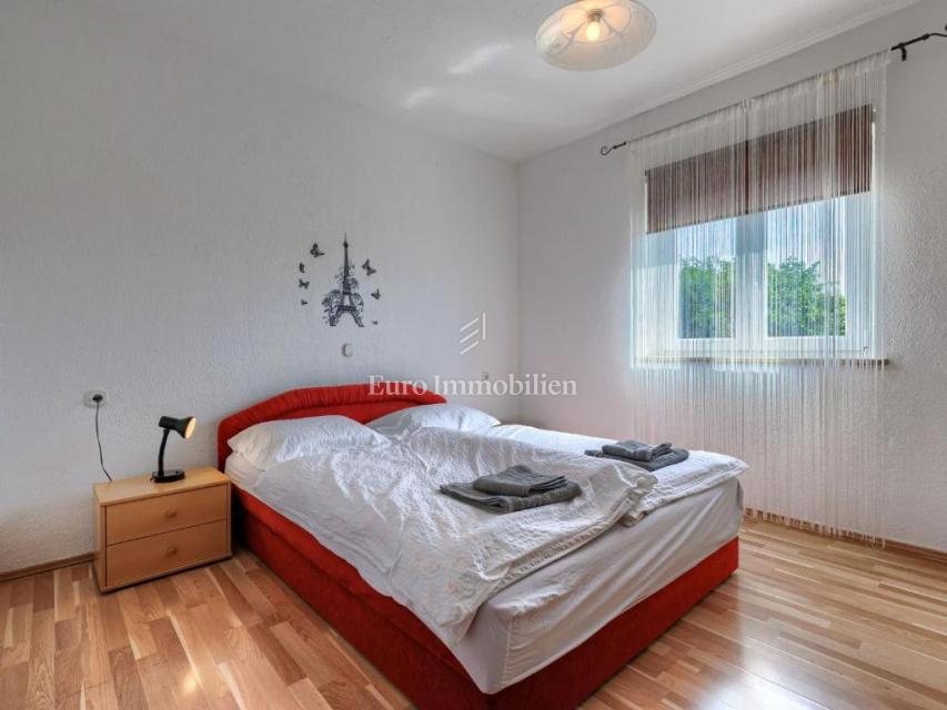 Ampia Casa Familiare con Piscina vicino a Labin