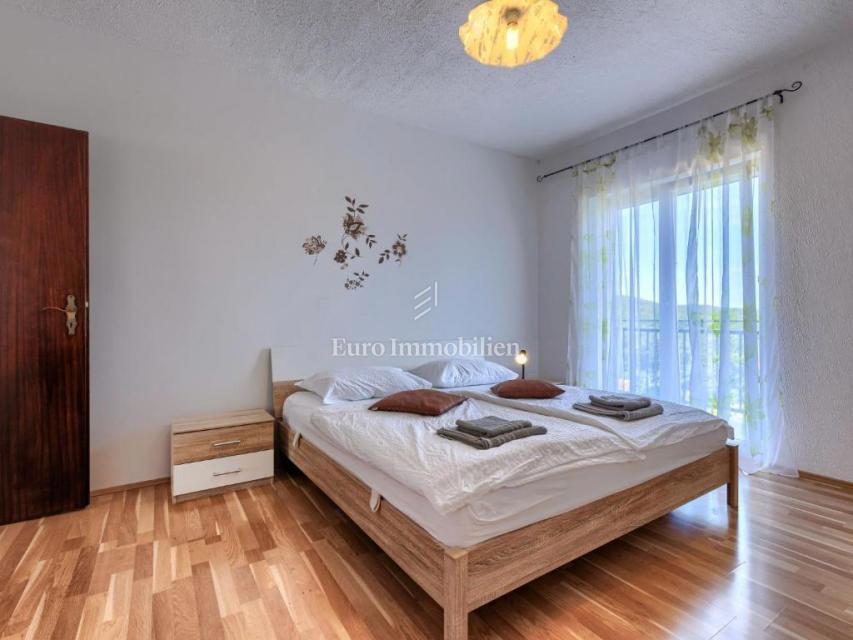 Ampia Casa Familiare con Piscina vicino a Labin