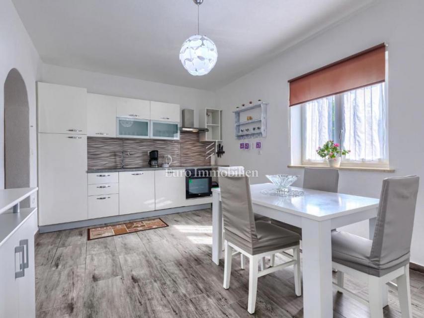 Ampia Casa Familiare con Piscina vicino a Labin