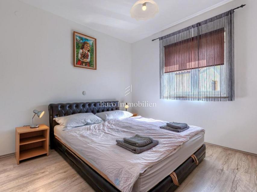 Ampia Casa Familiare con Piscina vicino a Labin