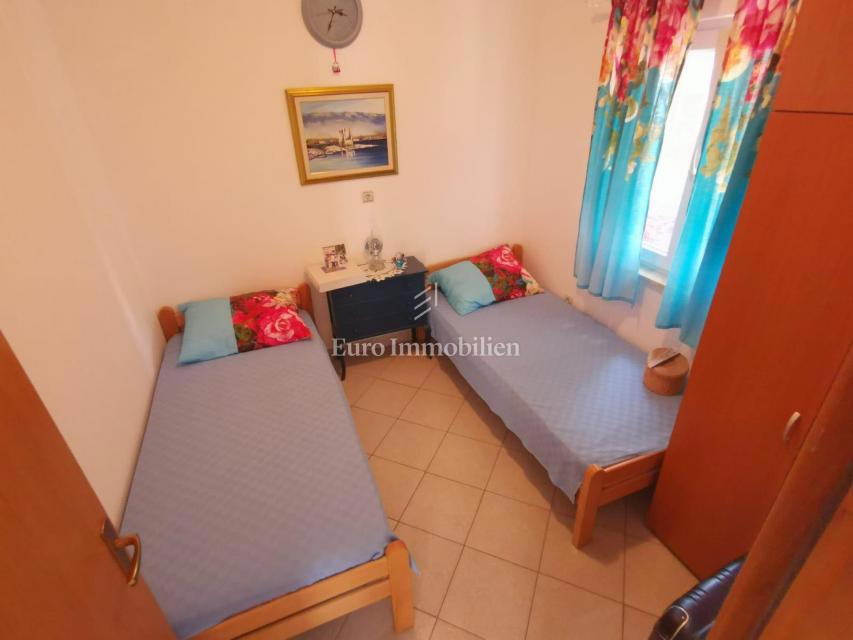 Casa con due unità abitative a 230 m dal mare