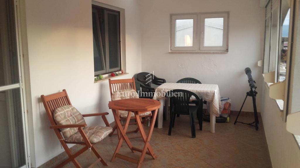 Casa con due unità abitative a 230 m dal mare