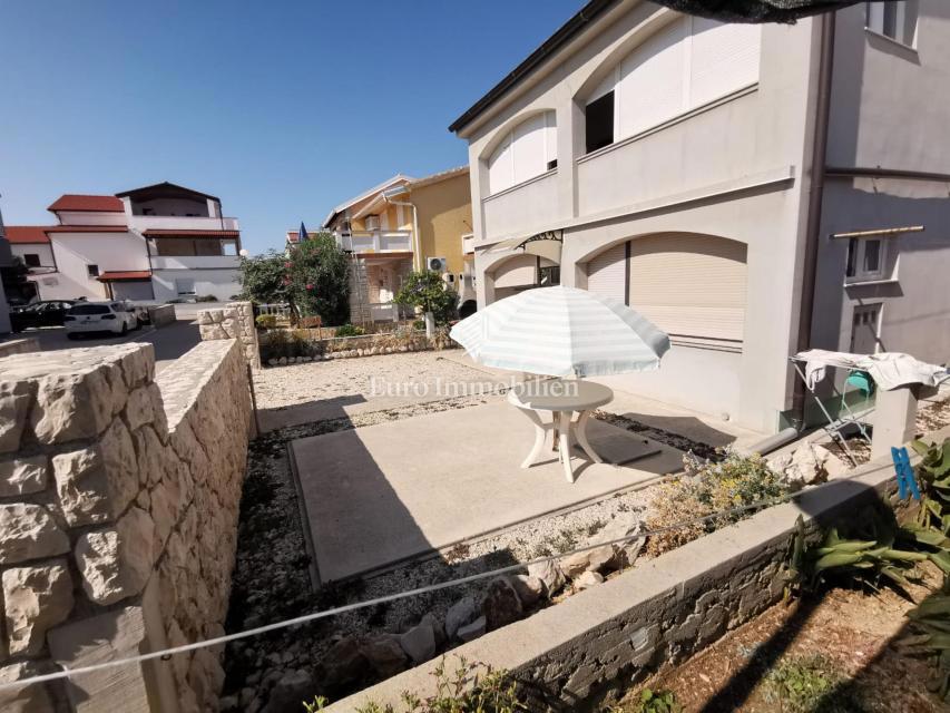 Casa con due unità abitative a 230 m dal mare