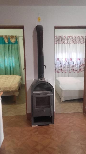 Casa con due unità abitative a 230 m dal mare