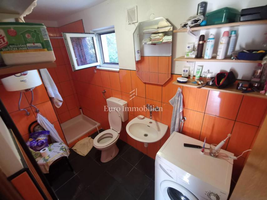 Casa con due unità abitative a 230 m dal mare