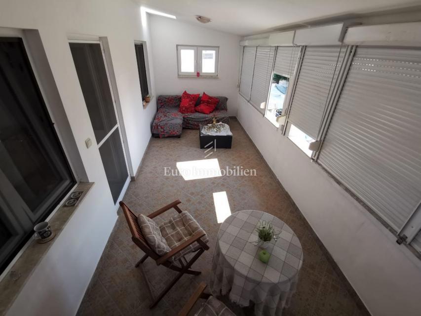 Casa con due unità abitative a 230 m dal mare