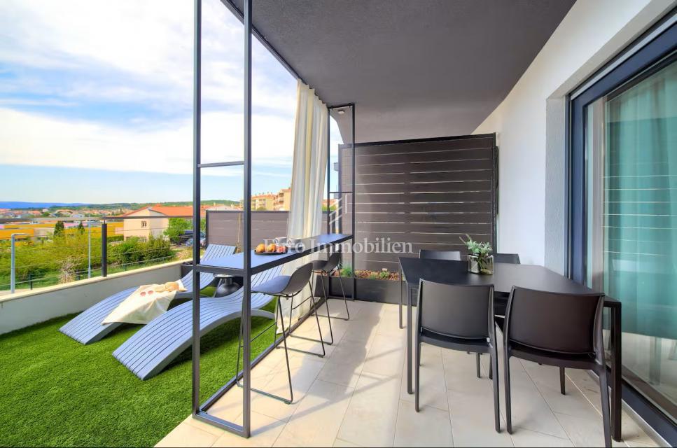 Città di Krk, appartamento arredato al piano terra