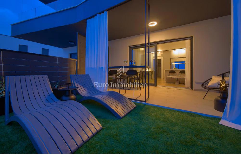 Città di Krk, appartamento arredato al piano terra