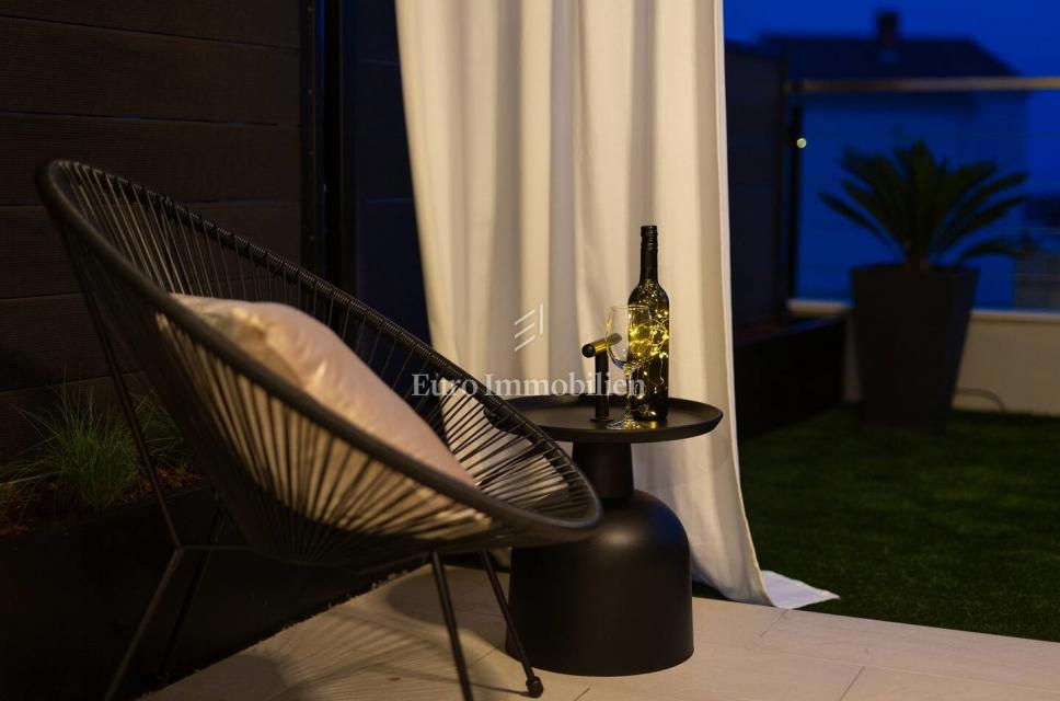 Città di Krk, appartamento arredato al piano terra