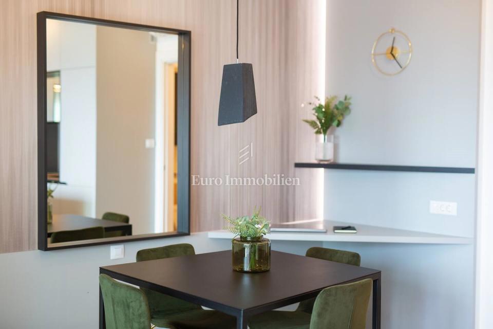 Città di Krk, appartamento arredato al piano terra