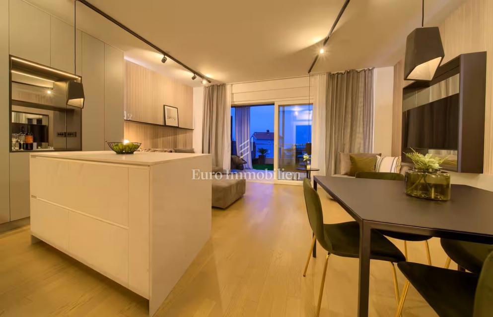 Città di Krk, appartamento arredato al piano terra