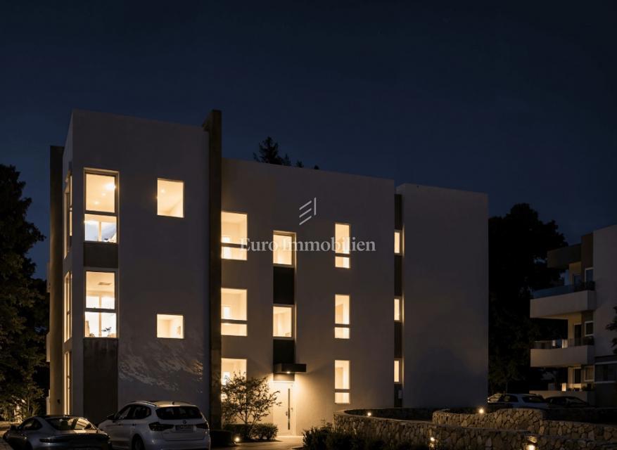 Appartamento S1, piano terra novogradnja, 2ª fila mare