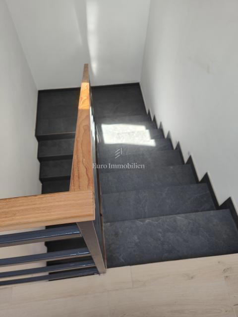 Bilocale nuovo con vista mare