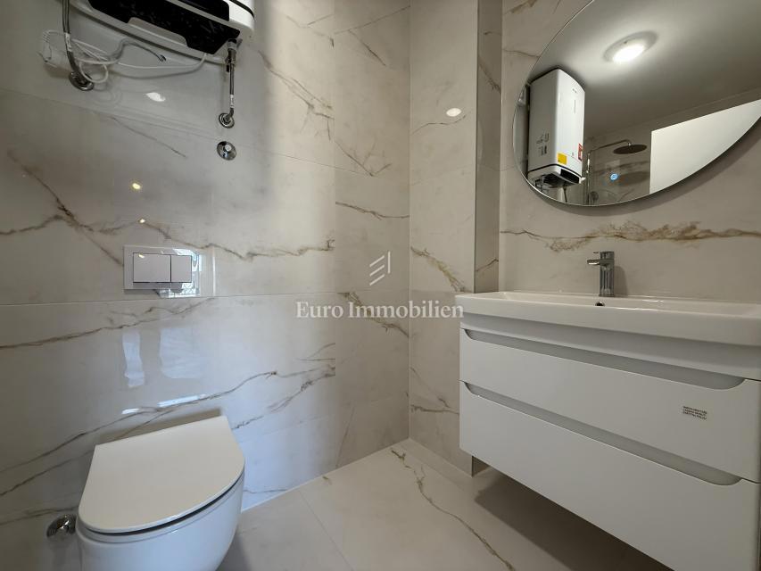 Makarska - nuovo appartamento con vista mare e montagna