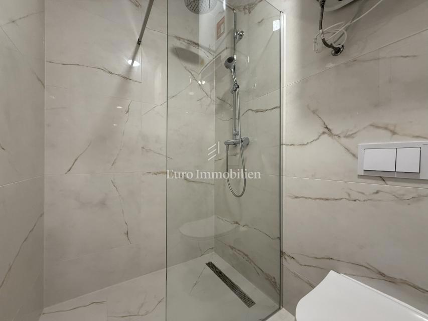 Makarska - nuovo appartamento con vista mare e montagna