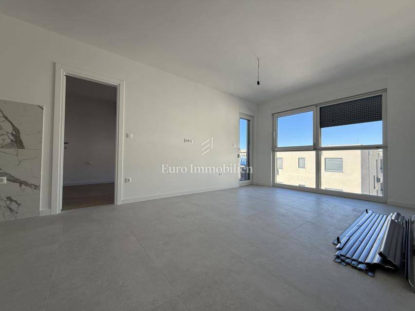 Makarska - nuovo appartamento con vista mare e montagna