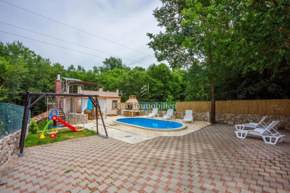 Ampia casa con piscina a Bribir