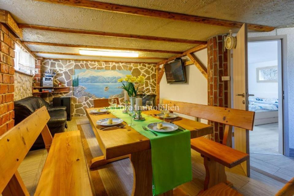 Ampia casa con piscina a Bribir