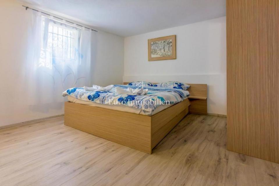 Ampia casa con piscina a Bribir