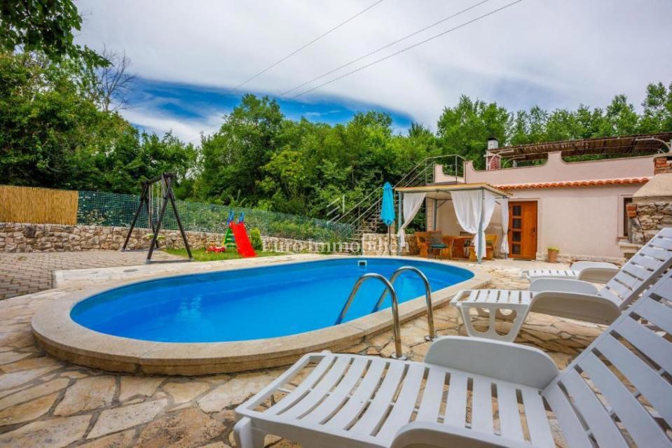 Ampia casa con piscina a Bribir