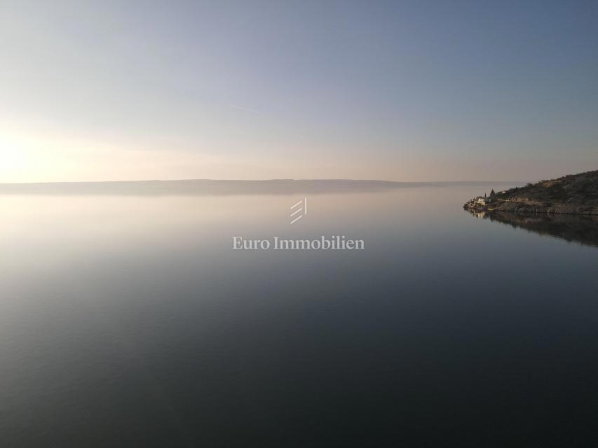 Casa Barić Draga, Karlobag, casa in pietra da ristrutturare, prima fila al mare