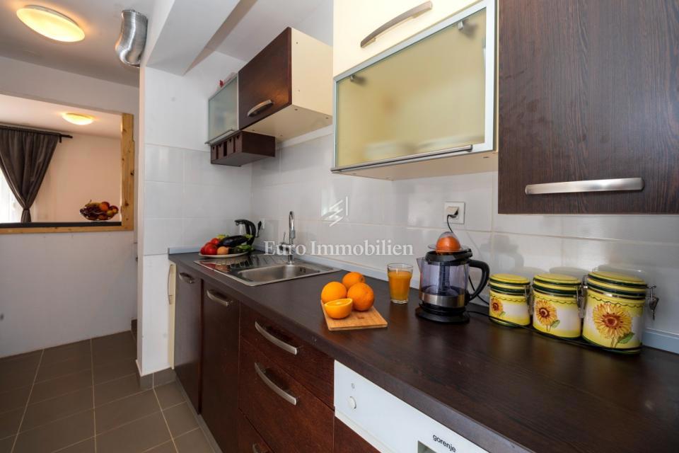 Appartamento al piano terra con ampio giardino e piscina - Parenzo