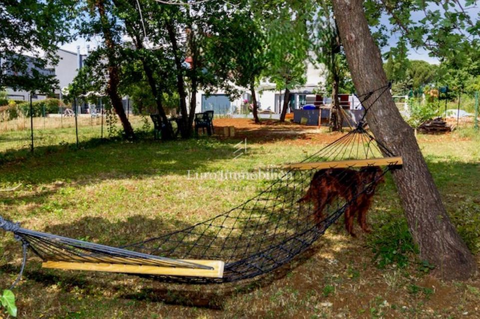 Appartamento al piano terra con ampio giardino e piscina - Parenzo