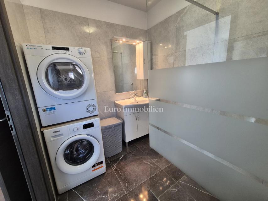 Casa indipendente con piscina