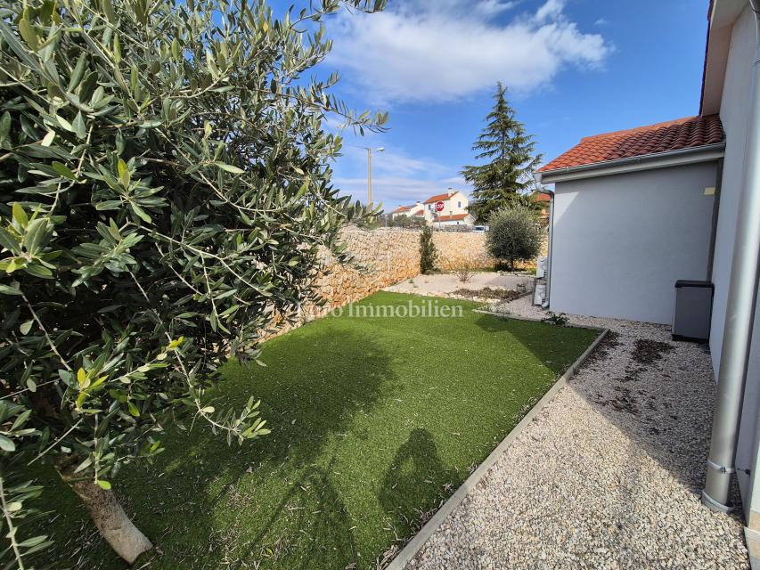 Casa indipendente con piscina