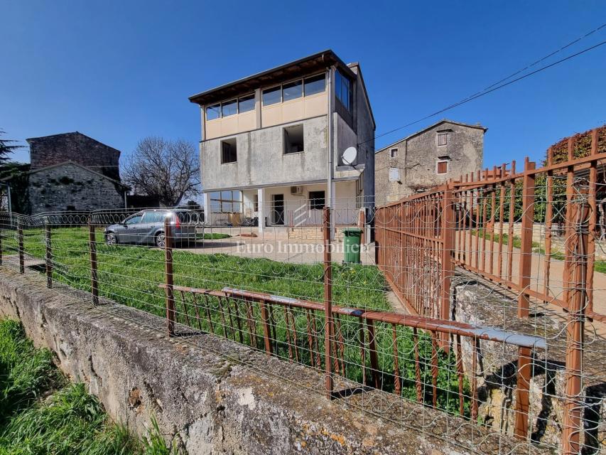 Dintorni di Visignano – casa con tre appartamenti