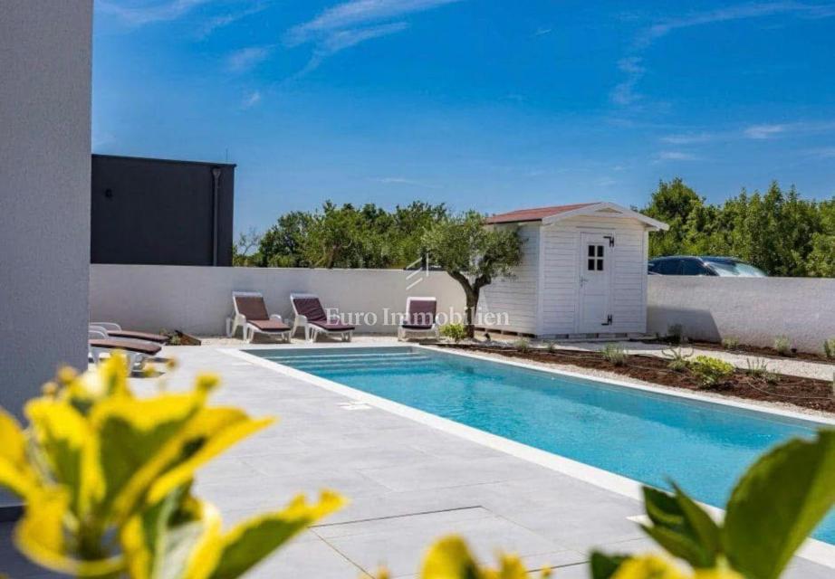 Villa moderna con piscina riscaldata, Svetvincenti, Istria