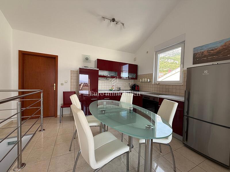 Promajna - appartamento arredato vicino alla spiaggia